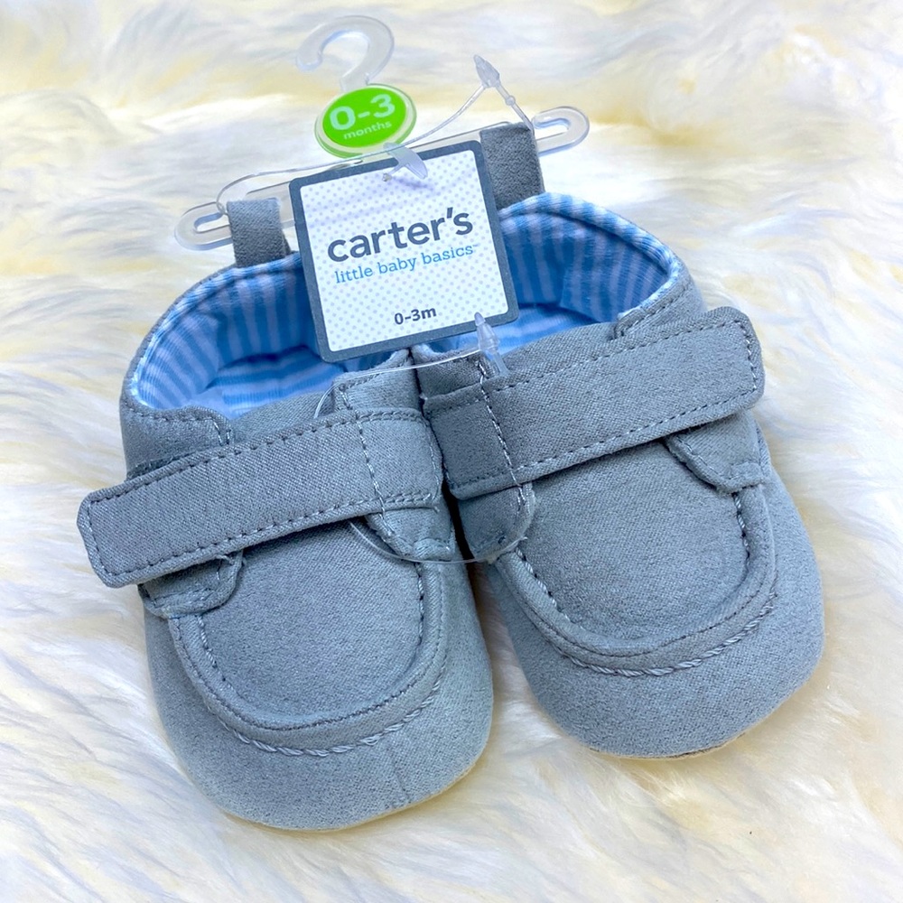 •carter’s• {little baby basics} Gray Velcro Baby booties [0-3 M]